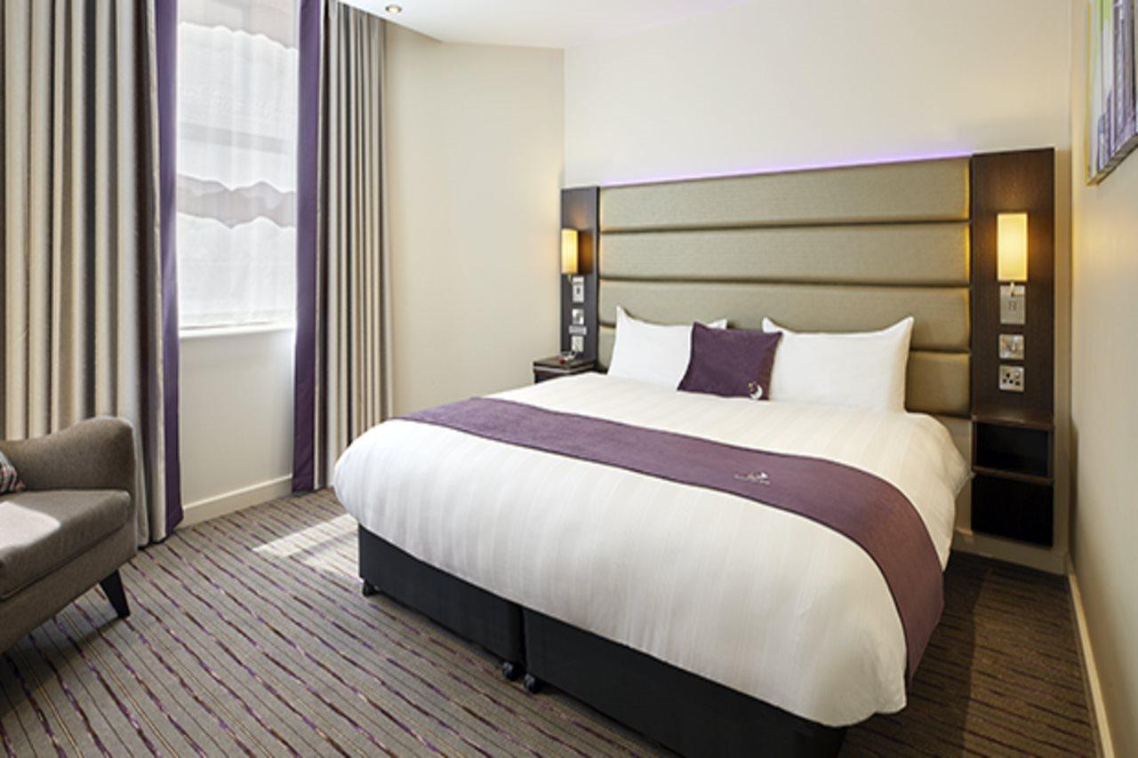 Premier Inn Addlestone Εξωτερικό φωτογραφία