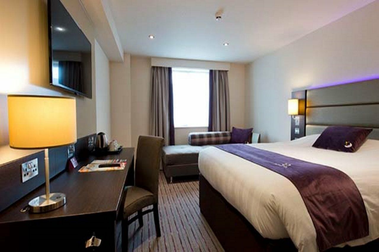 Premier Inn Addlestone Εξωτερικό φωτογραφία